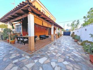 Maison jumelée  Paseo de los rosales. Todo en haygon  comodidad, espacio y piscina Maison jumelée  Paseo de los rosales. Todo en haygon  comodidad, espacio y piscina