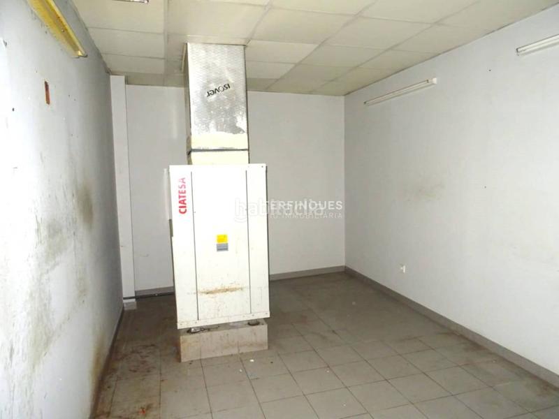 Foto cbbb2425-791d-409a-846a-e269563e8cdf. Lloguer local comercial a Bufalà Badalona Foto cbbb2425-791d-409a-846a-e269563e8cdf. Lloguer local comercial a Bufalà Badalona