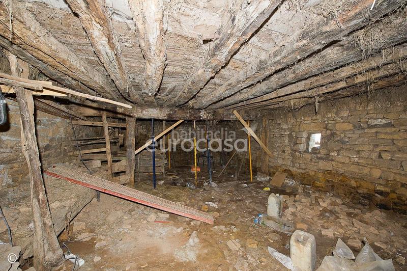Foto 1a8a7c70-e090-45e0-a59b-fe8f7378848d. Casa adosada lienzo en blanco en Arenas de Iguña Foto 1a8a7c70-e090-45e0-a59b-fe8f7378848d. Casa adosada lienzo en blanco en Arenas de Iguña
