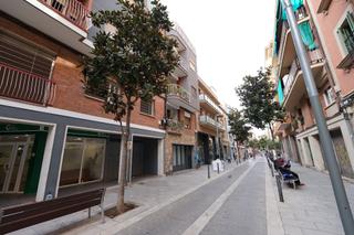 Pis  Carrer de jordi de sant jordi. Carrer semi-peatonal Pis  Carrer de jordi de sant jordi. Carrer semi-peatonal
