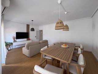 Pis a Calle elena tamarit 5. Hermoso piso de 4 dormitorios, baño, aseo, galería, balcónterraz Pis a Calle elena tamarit 5. Hermoso piso de 4 dormitorios, baño, aseo, galería, balcónterraz