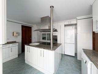 Location Appartement à Calle ruzafa 30. Pisazo amplio y luminoso con balcón y terraza listo para entrar Location Appartement à Calle ruzafa 30. Pisazo amplio y luminoso con balcón y terraza listo para entrar