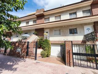 Doppelhaus in Carrer del mestre enric subirós 2 Doppelhaus in Carrer del mestre enric subirós 2