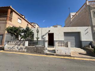 Maison  Avenida del puerto, 4. Oportunidad única casa independiente con garaje y patio a un pas Maison  Avenida del puerto, 4. Oportunidad única casa independiente con garaje y patio a un pas