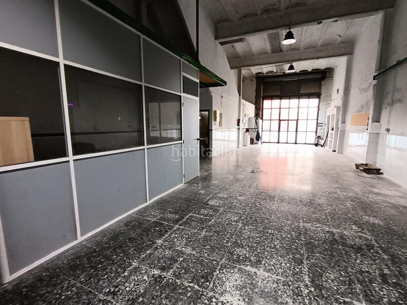 Foto 54aad6e9-ef3b-4560-8417-d2384d90e6a7. Local comercial amplio local con vado en Llefià Badalona Foto 54aad6e9-ef3b-4560-8417-d2384d90e6a7. Local comercial amplio local con vado en Llefià Badalona