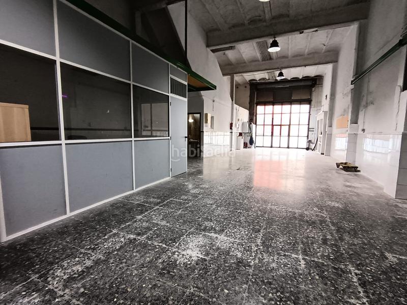 Foto 5af1ffa5-1825-4526-a754-17389eced2dd. Local comercial amplio local con vado en Llefià Badalona Foto 5af1ffa5-1825-4526-a754-17389eced2dd. Local comercial amplio local con vado en Llefià Badalona