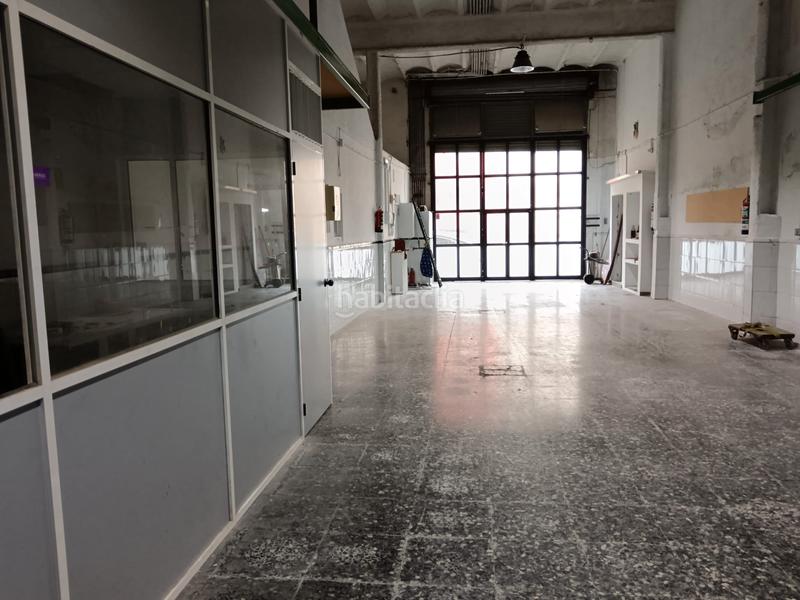 Foto 649ab45d-7242-45ec-bb60-70429c1ce0b2. Local comercial amplio local con vado en Llefià Badalona Foto 649ab45d-7242-45ec-bb60-70429c1ce0b2. Local comercial amplio local con vado en Llefià Badalona