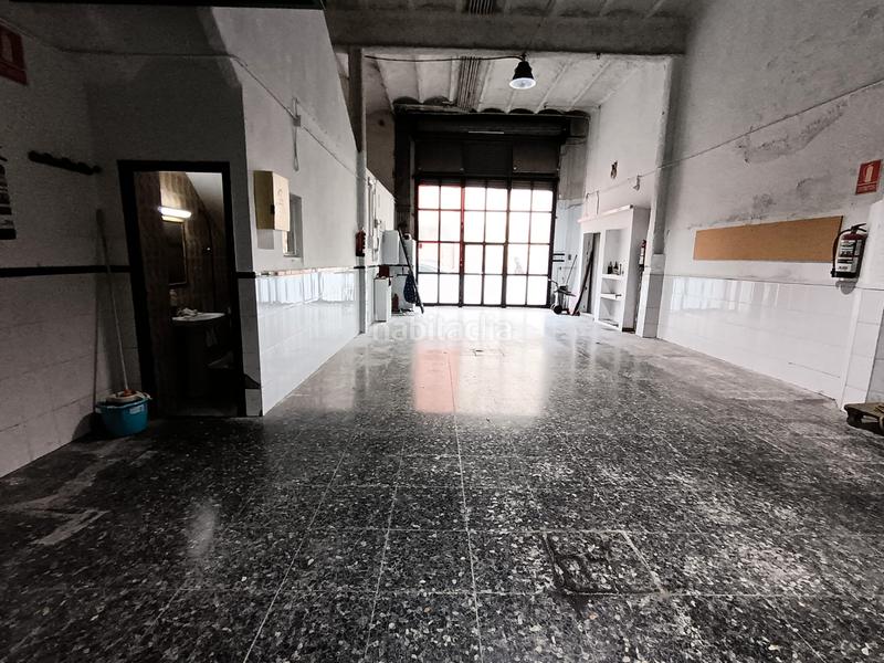 Foto 6fba84c8-0669-4999-8164-39a4e597a5fe. Local comercial amplio local con vado en Llefià Badalona Foto 6fba84c8-0669-4999-8164-39a4e597a5fe. Local comercial amplio local con vado en Llefià Badalona