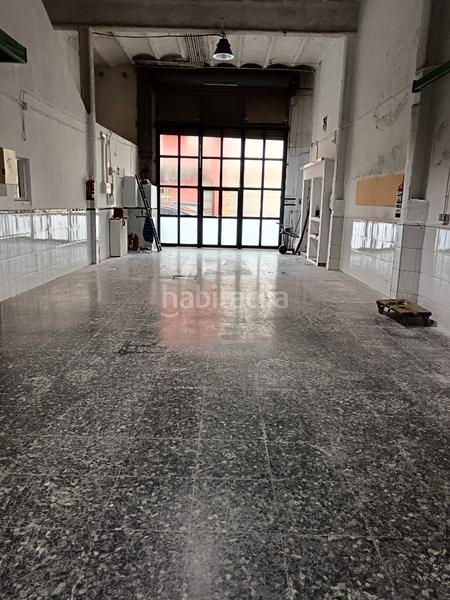 Foto b0e1698f-e9d8-410e-91e0-47ddd64f7f04. Local comercial amplio local con vado en Llefià Badalona Foto b0e1698f-e9d8-410e-91e0-47ddd64f7f04. Local comercial amplio local con vado en Llefià Badalona