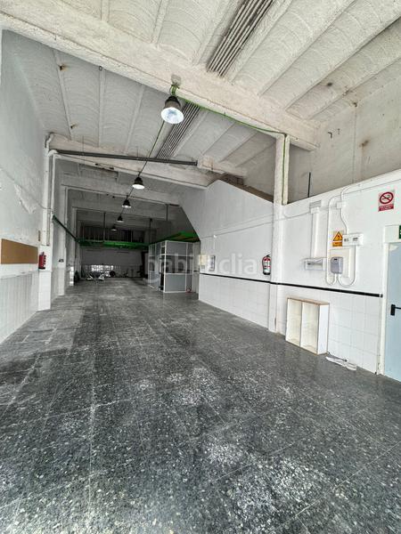 Foto faf993a9-4d9f-4486-85d7-33881b79bd9b. Local comercial amplio local con vado en Llefià Badalona Foto faf993a9-4d9f-4486-85d7-33881b79bd9b. Local comercial amplio local con vado en Llefià Badalona