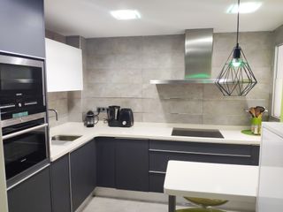 Attique Calle actor rambal. Ático con 3 habitaciones con ascensor, parking y aire acondicion Attique Calle actor rambal. Ático con 3 habitaciones con ascensor, parking y aire acondicion
