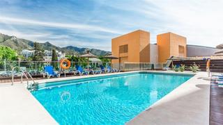 Apartament a Puente Romano. Fantástica oportunidad a 100 metros de la playa en palacio de co Apartament a Puente Romano. Fantástica oportunidad a 100 metros de la playa en palacio de co