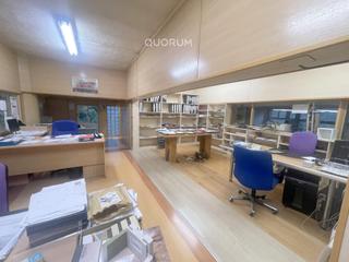 Nau industrial  Avenida de miraflores. Local en primera planta con montacargas para vehículos Nau industrial  Avenida de miraflores. Local en primera planta con montacargas para vehículos