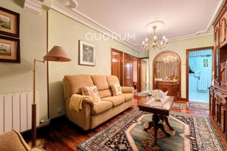 Appartement à Centro-Ariz-Uribarri. Piso con muchísimas posibilidades de 3 dormitorios con balcón y Appartement à Centro-Ariz-Uribarri. Piso con muchísimas posibilidades de 3 dormitorios con balcón y