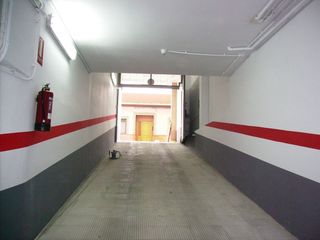 Aparcament cotxe en C/ maestro serrano. Parking para coche Aparcament cotxe en C/ maestro serrano. Parking para coche