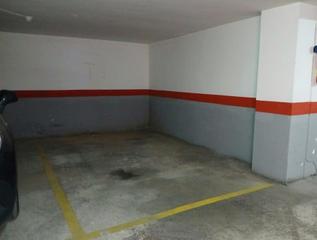 Posto auto in Sants. Amplia plaza de parking cerca del mercado de sants Posto auto in Sants. Amplia plaza de parking cerca del mercado de sants