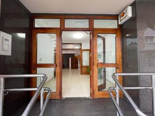 Rent Office space Calle la portalada. Oficina con acceso sencillo, diafana, exterior, baños comunitari Rent Office space Calle la portalada. Oficina con acceso sencillo, diafana, exterior, baños comunitari
