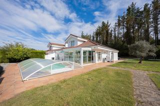Casa adossada a Larrabetzu. Vivienda con piscina en entorno privado en larrabetzu Casa adossada a Larrabetzu. Vivienda con piscina en entorno privado en larrabetzu