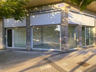 Lloguer Oficina Avenida navarra. Amplio local en gros, acondicionado para oficinas. Lloguer Oficina Avenida navarra. Amplio local en gros, acondicionado para oficinas.