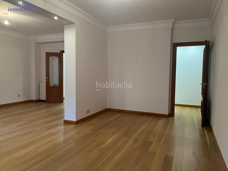 Foto b2d6e2ba-40e9-4ec3-92f5-55c90e2a2487. Miete etagenwohnung mit heizung in Gran Via Logroño Foto b2d6e2ba-40e9-4ec3-92f5-55c90e2a2487. Miete etagenwohnung mit heizung in Gran Via Logroño