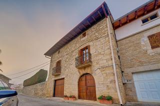 Casa a Echarri - san isidro 9. En el encantador pueblo de echarri se encuentra una majestuosa c Casa a Echarri - san isidro 9. En el encantador pueblo de echarri se encuentra una majestuosa c