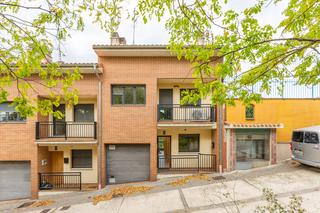 Casa adossada a Legarda - santa agueda 22. Precioso adosado reformado con espectacular terraza de 113 metro Casa adossada a Legarda - santa agueda 22. Precioso adosado reformado con espectacular terraza de 113 metro