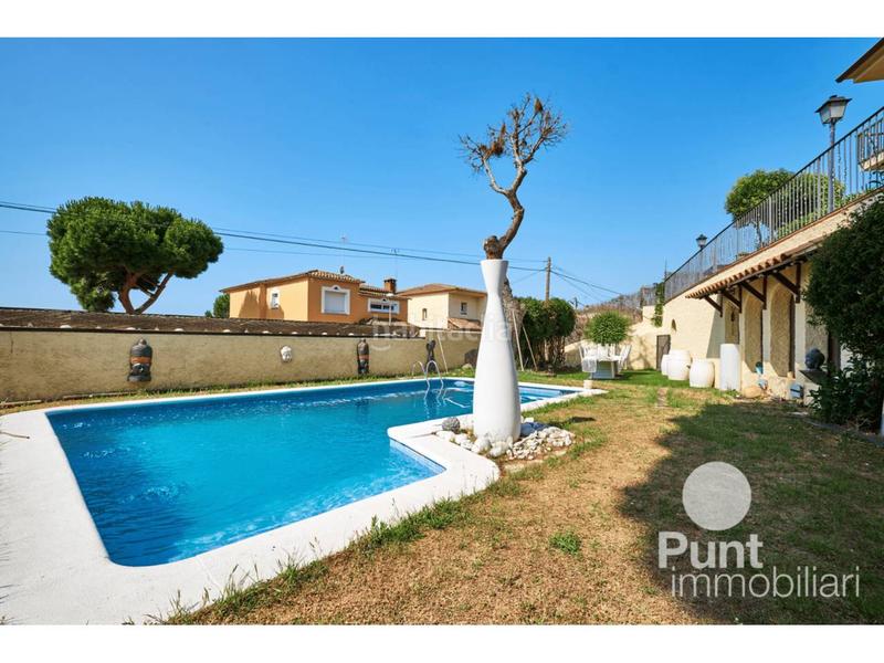 Foto d0125263-291c-474e-bc21-86703a2293e3. Xalet amb calefacció aparcament piscina a Premià de Dalt Foto d0125263-291c-474e-bc21-86703a2293e3. Xalet amb calefacció aparcament piscina a Premià de Dalt