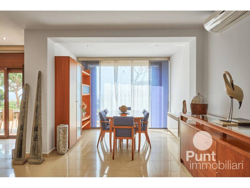 Foto f3baece3-ca75-41d4-99bc-415bdda939a4. Xalet amb calefacció aparcament piscina a Premià de Dalt Foto f3baece3-ca75-41d4-99bc-415bdda939a4. Xalet amb calefacció aparcament piscina a Premià de Dalt