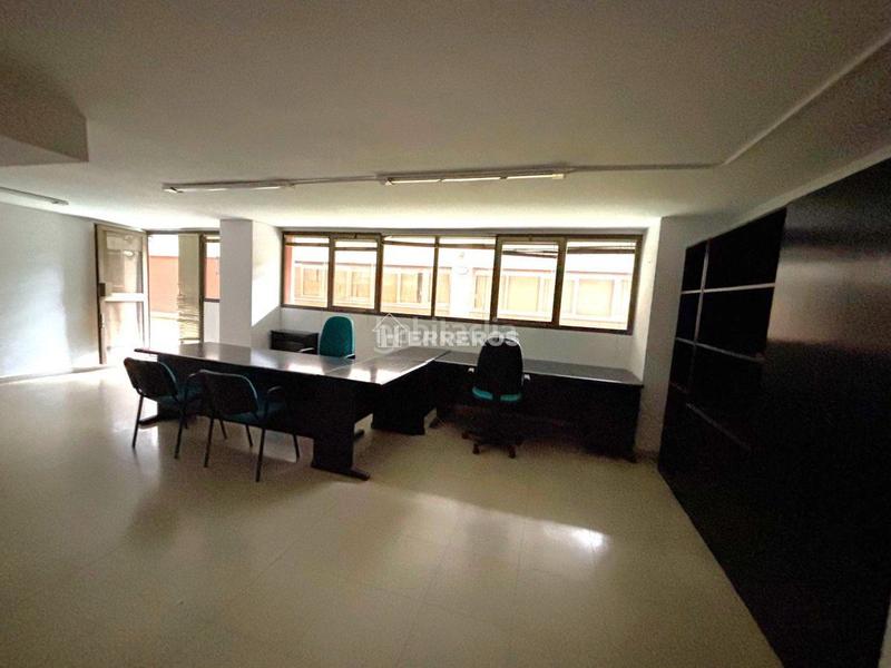 Foto 14b7d267-95eb-4f92-b433-af1f53b9a489. Büro in Oeste Logroño Foto 14b7d267-95eb-4f92-b433-af1f53b9a489. Büro in Oeste Logroño