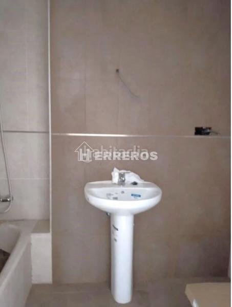 Foto 21ce1edf-efd7-41ad-b212-4f23bd2d9049. Ático atico en venta , 2 dormitorios. en Lardero Foto 21ce1edf-efd7-41ad-b212-4f23bd2d9049. Ático atico en venta , 2 dormitorios. en Lardero