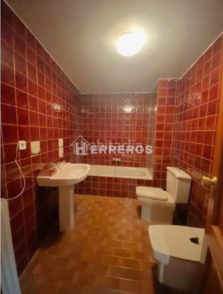 Foto d327b6af-9ed2-4f3c-8796-d6853cc35bea. Flat with heating in Gran Via Logroño Foto d327b6af-9ed2-4f3c-8796-d6853cc35bea. Flat with heating in Gran Via Logroño