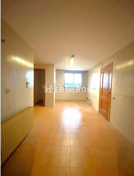 Foto eb2cdf6c-12cc-4307-90b8-10d06a85d309. Flat with heating in Gran Via Logroño Foto eb2cdf6c-12cc-4307-90b8-10d06a85d309. Flat with heating in Gran Via Logroño