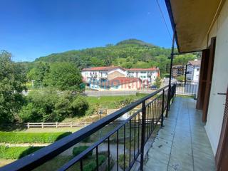 Pis Alderdi eder kalea. Encantadora vivienda exterior en zegama luz natural, balcones y Pis Alderdi eder kalea. Encantadora vivienda exterior en zegama luz natural, balcones y