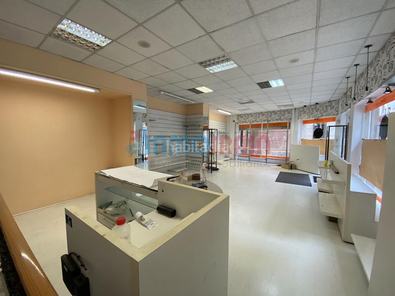 Foto 0ca68c29-bcf6-4166-a214-1c87a3567f82. Local comercial céntrico local, muy bien ubicado con grandes escaparates, ideal para emprender tu negocio en Beasain Foto 0ca68c29-bcf6-4166-a214-1c87a3567f82. Local comercial céntrico local, muy bien ubicado con grandes escaparates, ideal para emprender tu negocio en Beasain