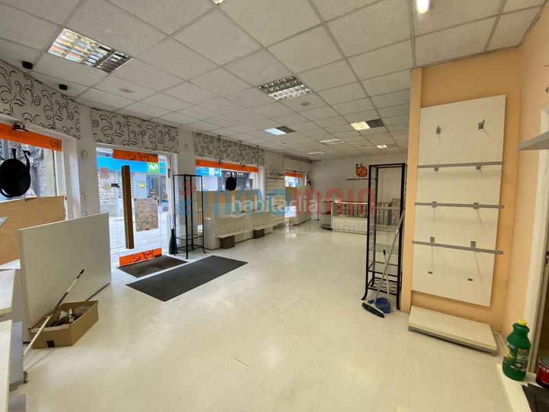 Foto 0ee009f0-6705-4661-a221-a708a697f1b0. Local comercial céntrico local, muy bien ubicado con grandes escaparates, ideal para emprender tu negocio en Beasain Foto 0ee009f0-6705-4661-a221-a708a697f1b0. Local comercial céntrico local, muy bien ubicado con grandes escaparates, ideal para emprender tu negocio en Beasain