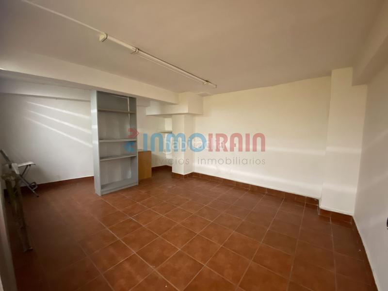 Foto ecfe872b-0968-44dc-a27e-4c1779ac079c. Local comercial céntrico local, muy bien ubicado con grandes escaparates, ideal para emprender tu negocio en Beasain Foto ecfe872b-0968-44dc-a27e-4c1779ac079c. Local comercial céntrico local, muy bien ubicado con grandes escaparates, ideal para emprender tu negocio en Beasain