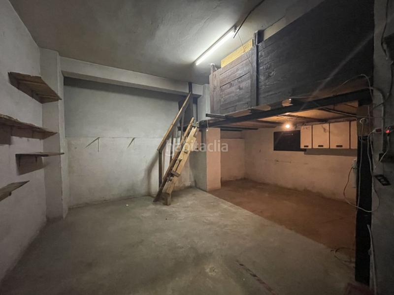 Foto f11cd40a-1e9a-4fa3-a24b-1061a4bb5106. Parking coche en Zumarraga Foto f11cd40a-1e9a-4fa3-a24b-1061a4bb5106. Parking coche en Zumarraga