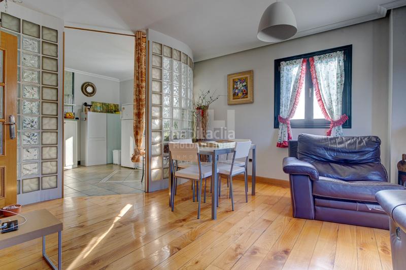 Foto ab172db7-24f7-4c62-991d-34b74c3bd063. Edifici a Ezkio - Itsaso Foto ab172db7-24f7-4c62-991d-34b74c3bd063. Edifici a Ezkio - Itsaso