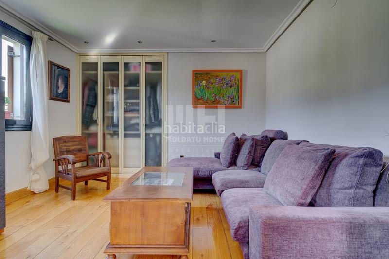 Foto d1ac2fbc-f4c9-4411-95a0-b5d92e758995. Edifici a Ezkio - Itsaso Foto d1ac2fbc-f4c9-4411-95a0-b5d92e758995. Edifici a Ezkio - Itsaso