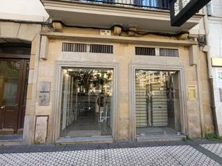 Local Comercial a Gros. Dos locales espectaculares de 102m en total en pleno centro de g Local Comercial a Gros. Dos locales espectaculares de 102m en total en pleno centro de g