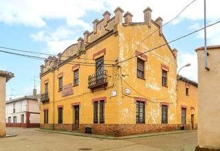 Local commercial à Calle san juan 14. Casa con bodega en gordoncillo Local commercial à Calle san juan 14. Casa con bodega en gordoncillo