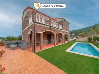 Xalet a Vallirana. Fantástica vivienda en plena naturaleza! Xalet a Vallirana. Fantástica vivienda en plena naturaleza!