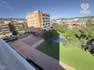 Pis a Sant Andreu de la Barca. Piso reformado con piscina, jardín y plaza de garaje en san andr Pis a Sant Andreu de la Barca. Piso reformado con piscina, jardín y plaza de garaje en san andr