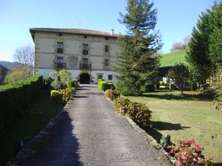 Edifici a Mallabia. Casapalacio, del sigo xviii, en venta en mallabia, precio oportu Edifici a Mallabia. Casapalacio, del sigo xviii, en venta en mallabia, precio oportu