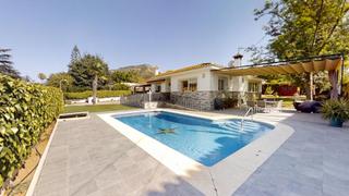 Chalet à Manantiales - Lagar - Cortijo. Exclusiva villa independiente en una sola planta en urbanización Chalet à Manantiales - Lagar - Cortijo. Exclusiva villa independiente en una sola planta en urbanización