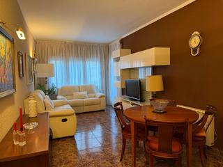 Pis  Carrer clot. Piso en el emblematico barrio del clot, junto al mercado. Pis  Carrer clot. Piso en el emblematico barrio del clot, junto al mercado.