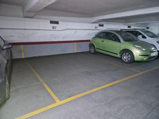 Parking voiture  Carrer de déu i mata. Plaza de aparcamiento en lilla diagonal Parking voiture  Carrer de déu i mata. Plaza de aparcamiento en lilla diagonal