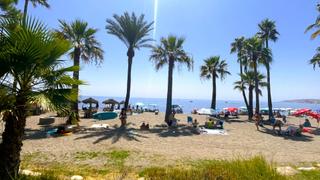 Planta baja en Bahía de Casares. Apartamento en primera línea de playa con jardín privado, de tu Planta baja en Bahía de Casares. Apartamento en primera línea de playa con jardín privado, de tu