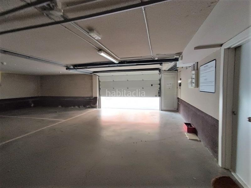 Foto b2bb8f5f-eb5a-4861-b38e-1368cfec3352. Parking coche en Sopelana Foto b2bb8f5f-eb5a-4861-b38e-1368cfec3352. Parking coche en Sopelana