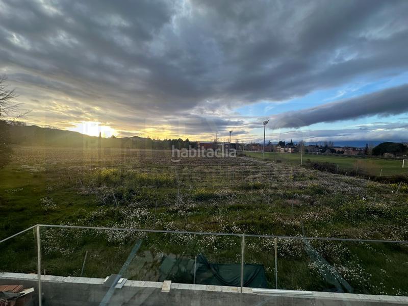 Foto 1571b805-0bdb-4189-adee-378d69553158. Casa chalet independiente con piscina en zona los manzanos en Lardero Foto 1571b805-0bdb-4189-adee-378d69553158. Casa chalet independiente con piscina en zona los manzanos en Lardero